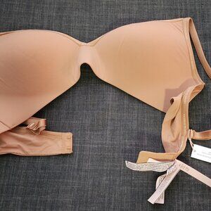 Victoria Secret t-shirt lightly lined wireless bra
